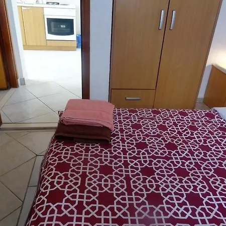Apartment In Mit Meerblick, Terrasse, Klimaanlage, W-lan 5046-3 Okrug Gornji