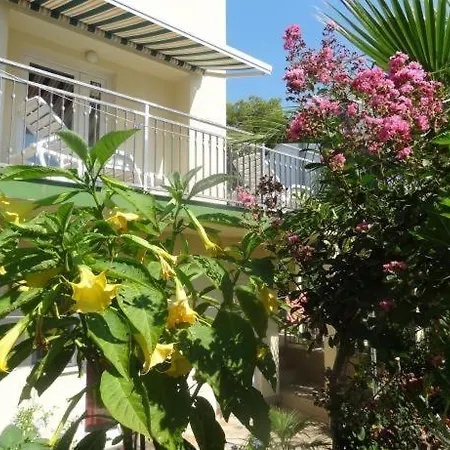 In Mit Meerblick, Terrasse, Klimaanlage, W-lan 5046-3 Okrug Gornji